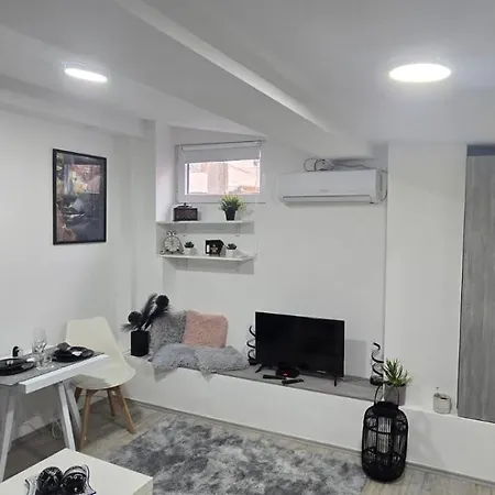 Slavuj Mini Appartement Belgrade